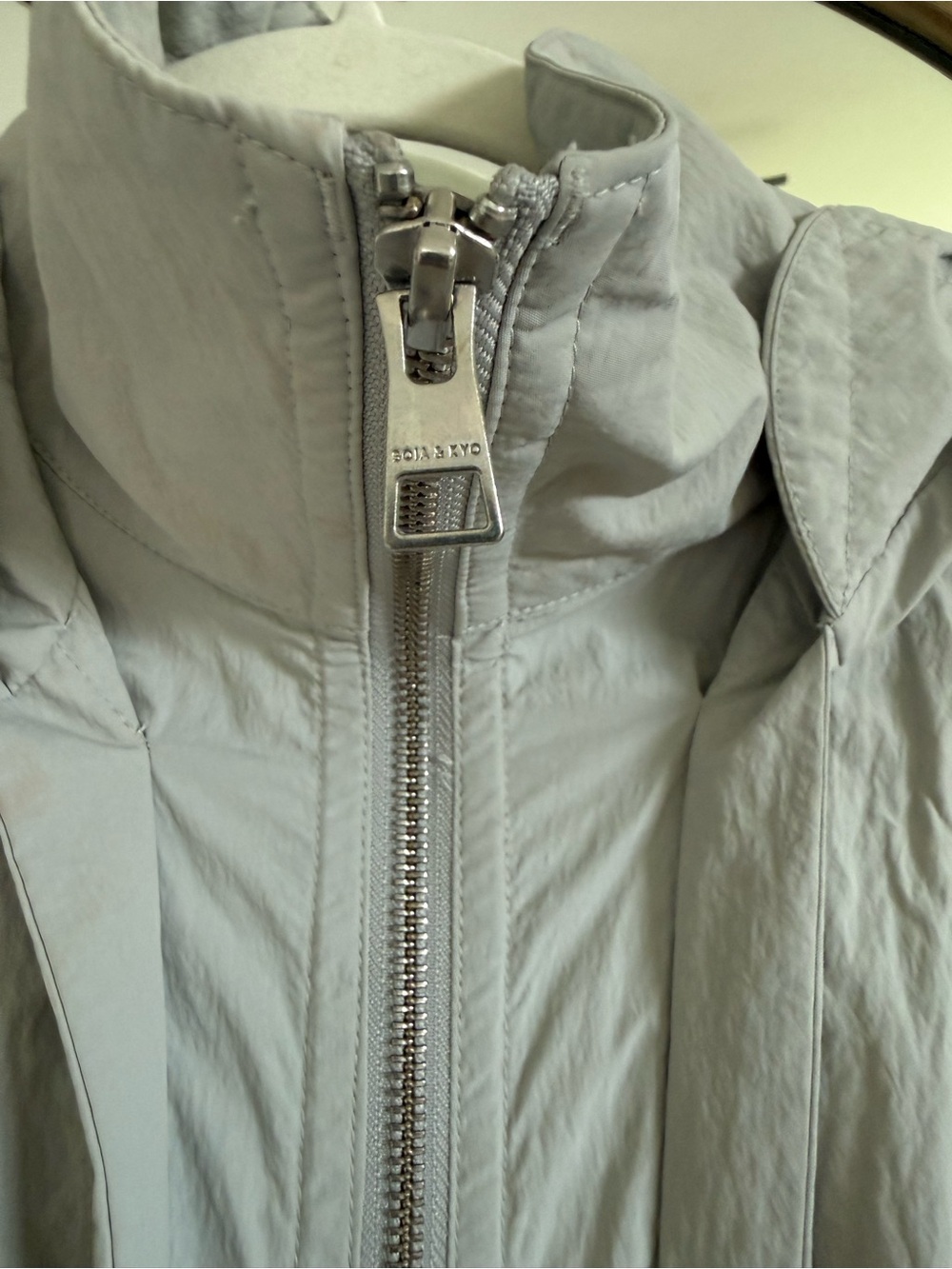 SOIA & KYO Emerson Hooded Anorak Windbreaker - Light Grey - Picture 4 of 8